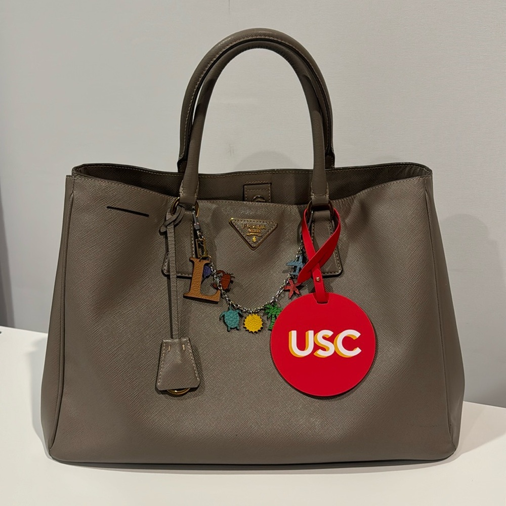 USC bag charm or luggage tag - Firm on price - worth it! Great gift!
